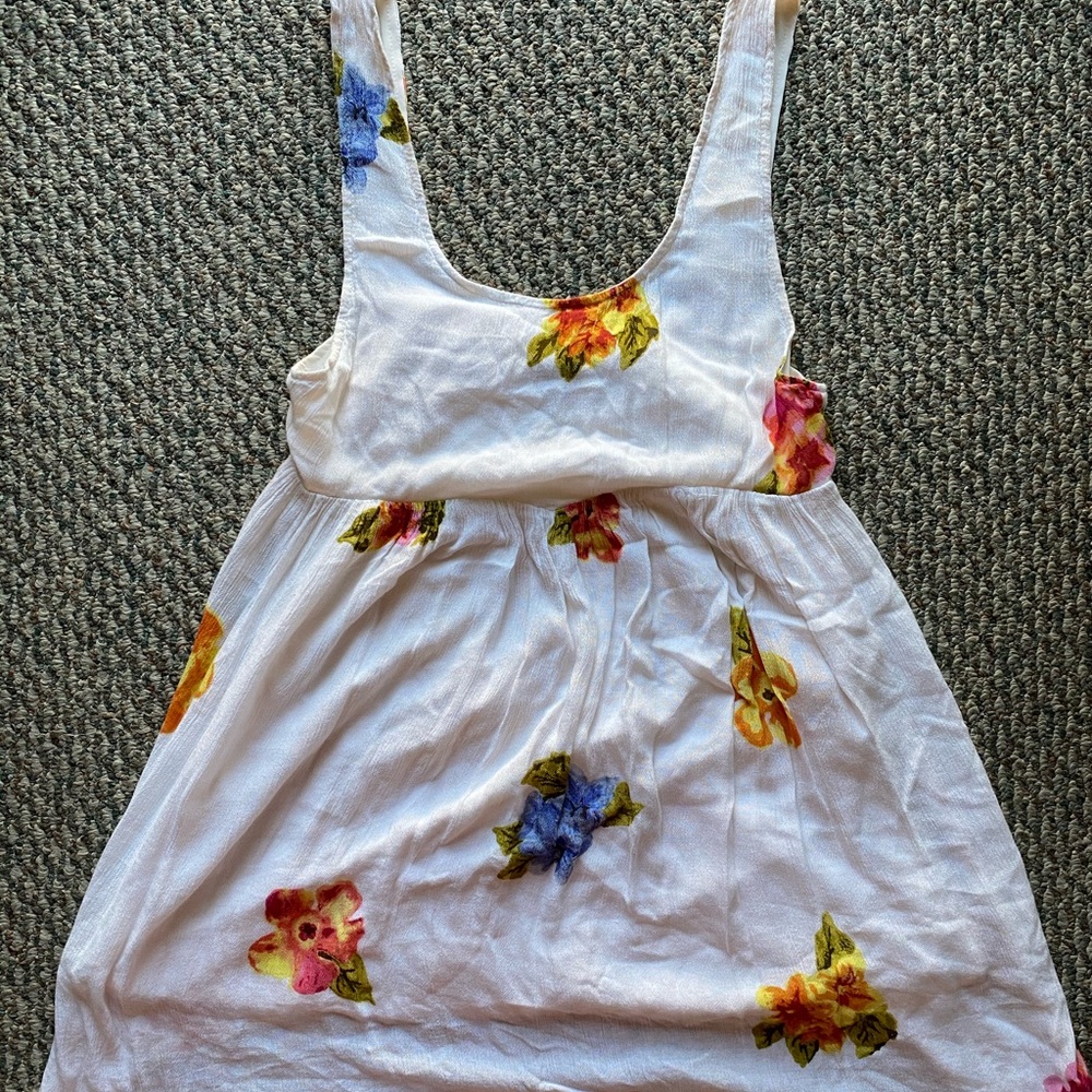 WHITE FLOWER DRESS 💕👗